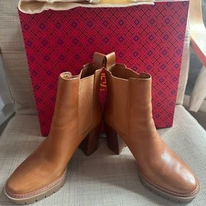 Tory Burch Carson Lug 70mm booties in Toasted Caramel